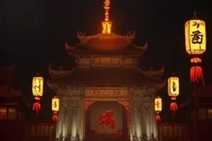 候鸟调度室封面调度台上的航线图